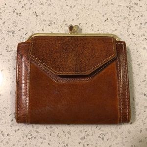 Vintage leather wallet w/ kisslock change pocket